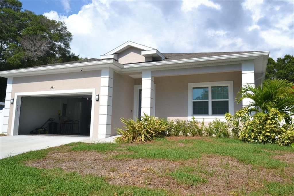 Active With Contract: $3,250 (3 beds, 2 baths, 1762 Square Feet)