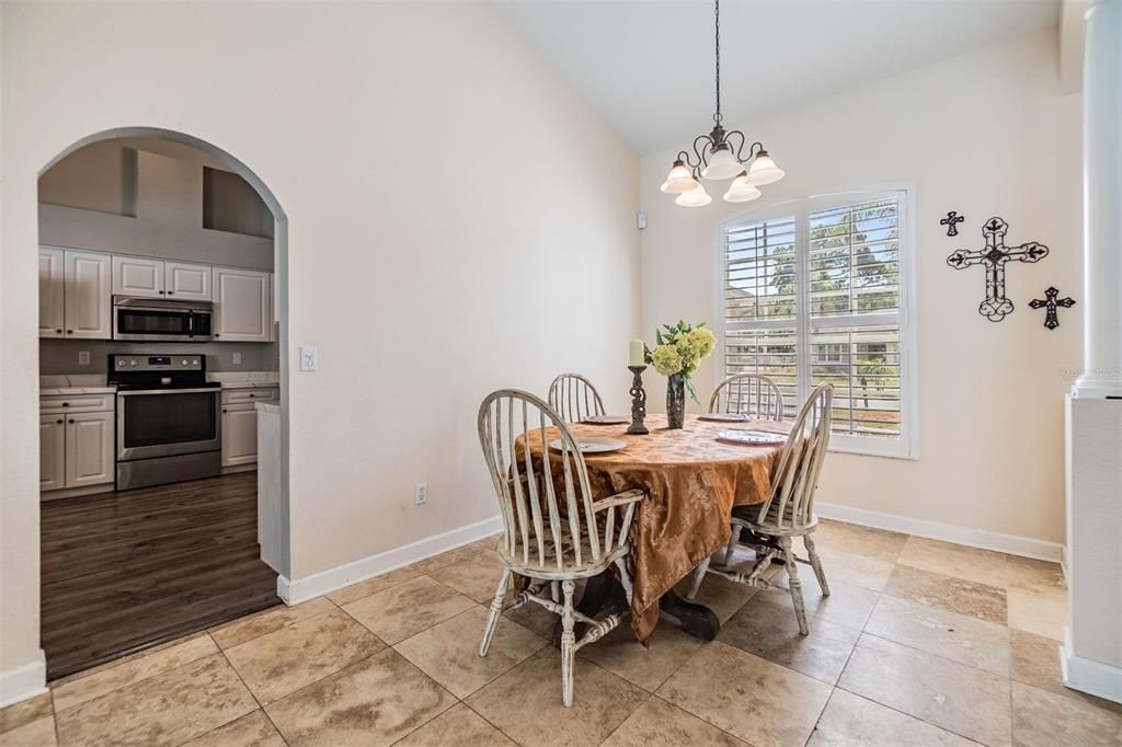 For Sale: $499,990 (4 beds, 2 baths, 1915 Square Feet)