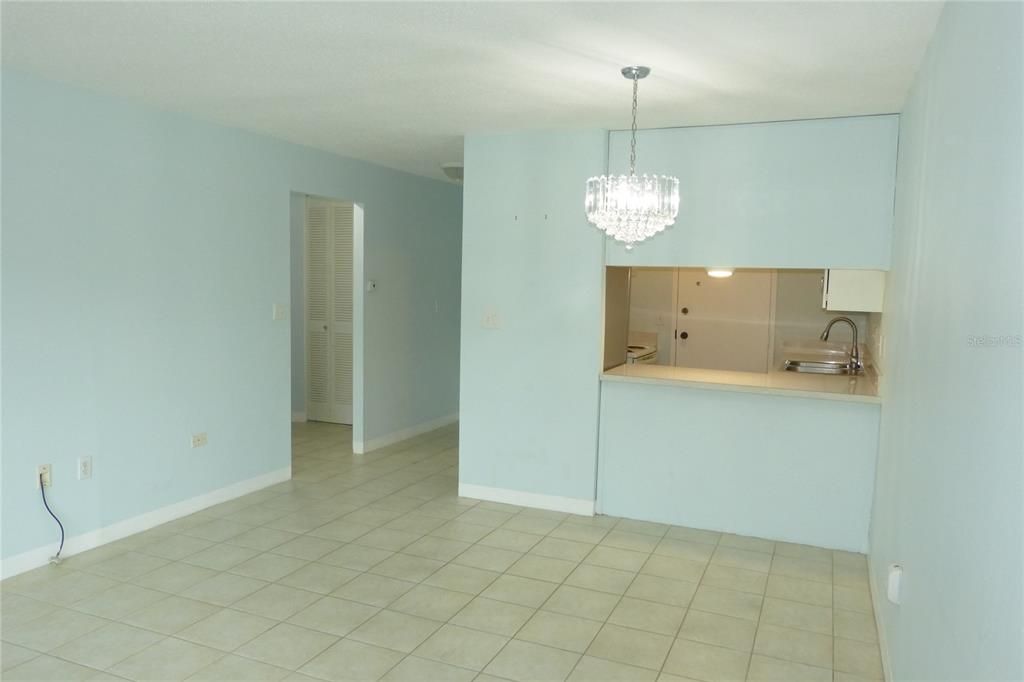 For Rent: $1,550 (1 beds, 1 baths, 670 Square Feet)