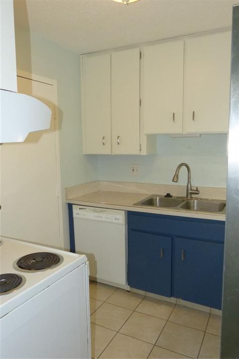 For Rent: $1,550 (1 beds, 1 baths, 670 Square Feet)