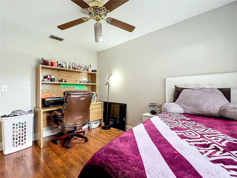 For Sale: $340,000 (3 beds, 2 baths, 1191 Square Feet)