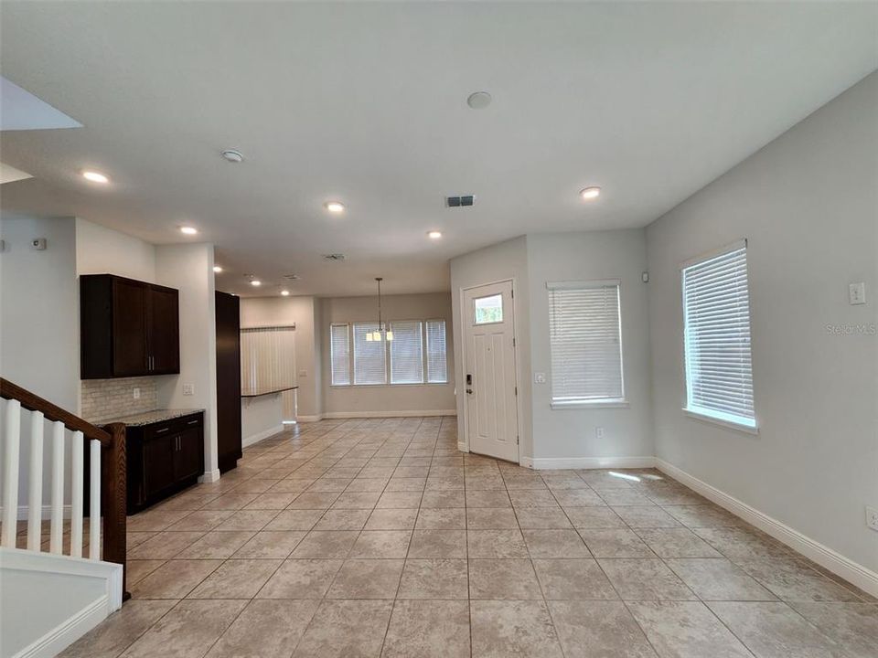 For Rent: $3,649 (3 beds, 2 baths, 2100 Square Feet)