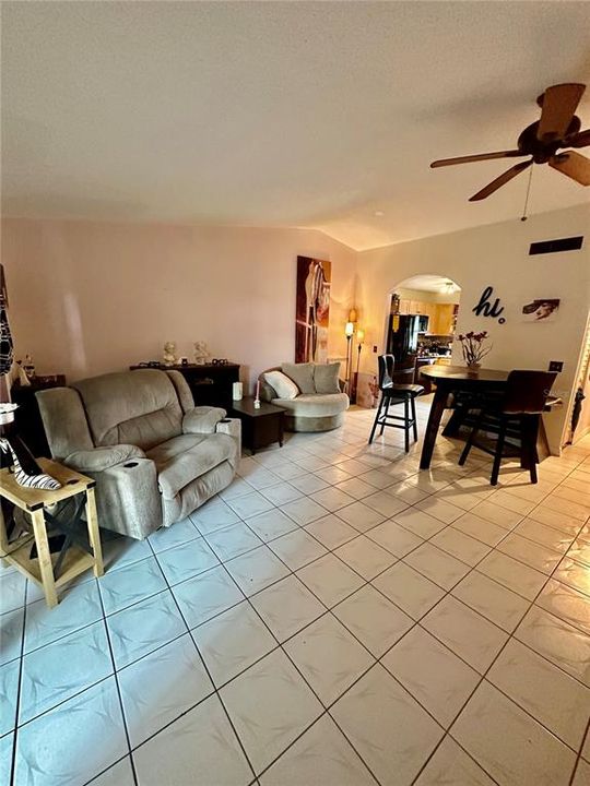 Active With Contract: $284,900 (2 beds, 2 baths, 1003 Square Feet)