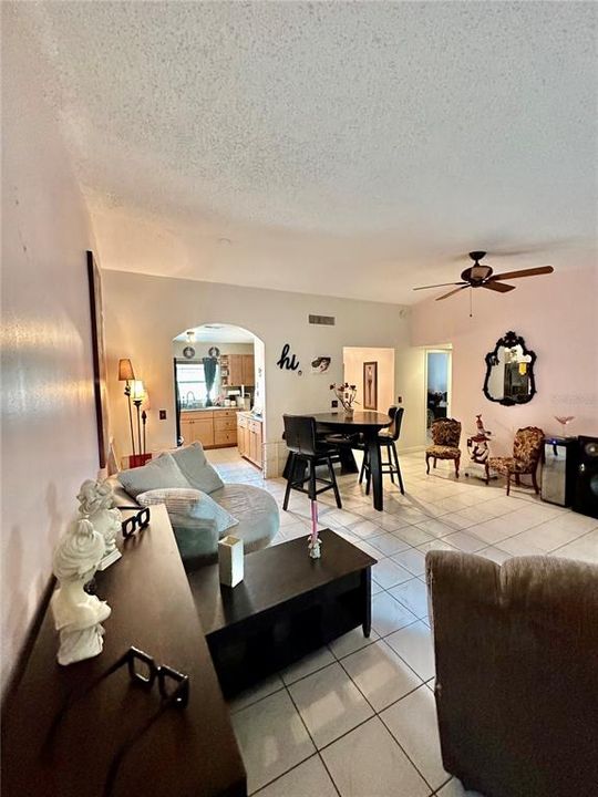 Active With Contract: $284,900 (2 beds, 2 baths, 1003 Square Feet)