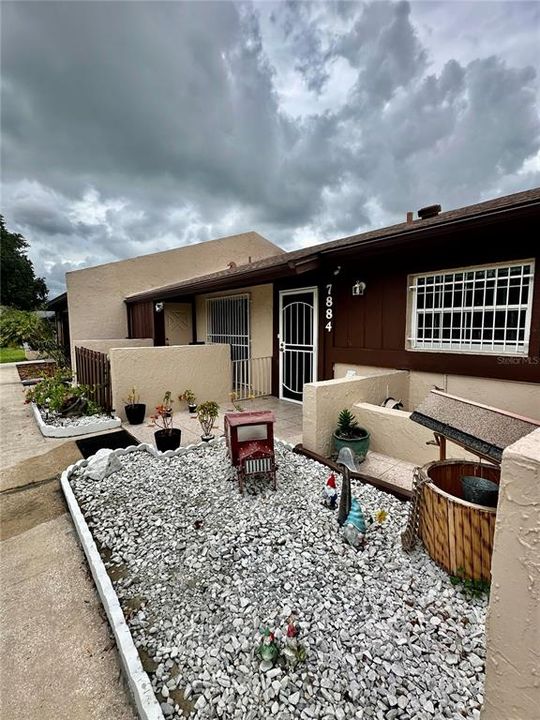 Active With Contract: $284,900 (2 beds, 2 baths, 1003 Square Feet)