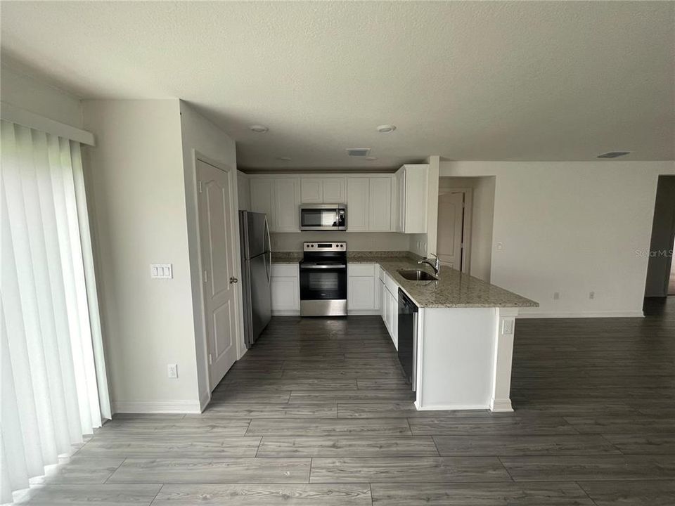 For Rent: $2,400 (3 beds, 2 baths, 1224 Square Feet)