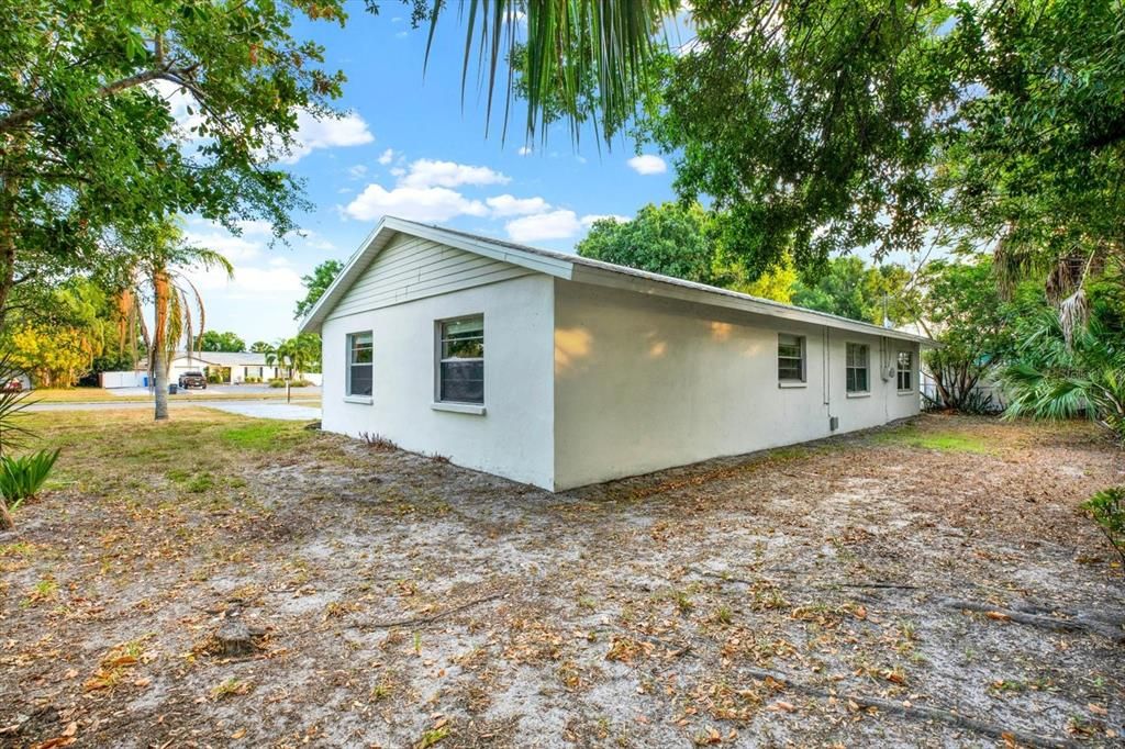 For Sale: $340,000 (3 beds, 2 baths, 1644 Square Feet)