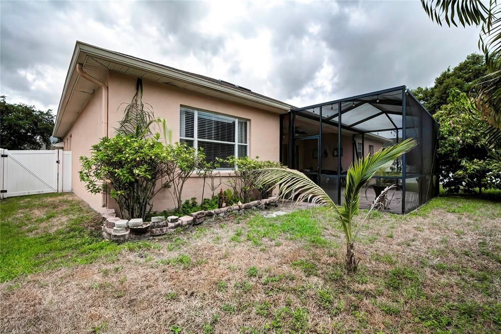 For Sale: $450,000 (4 beds, 2 baths, 2302 Square Feet)