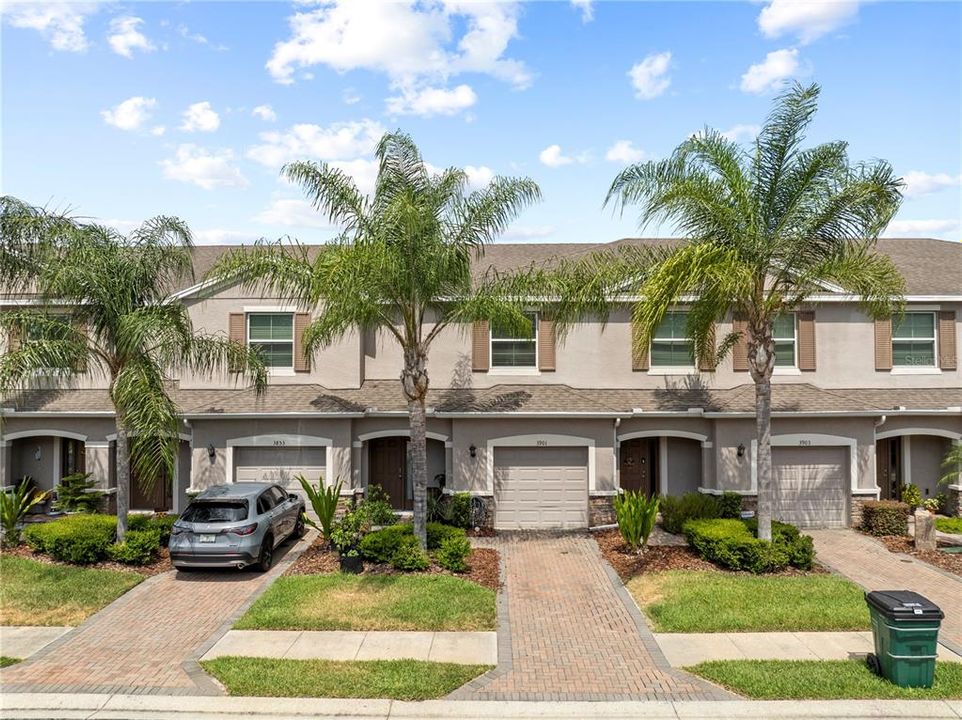 For Sale: $324,900 (3 beds, 2 baths, 1682 Square Feet)