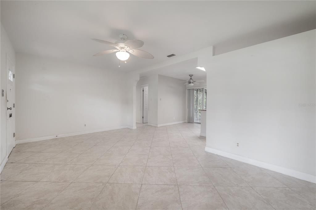 Active With Contract: $425,000 (2 beds, 1 baths, 1310 Square Feet)