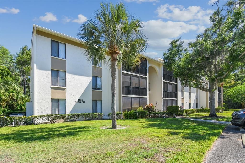 Active With Contract: $219,900 (2 beds, 2 baths, 1060 Square Feet)