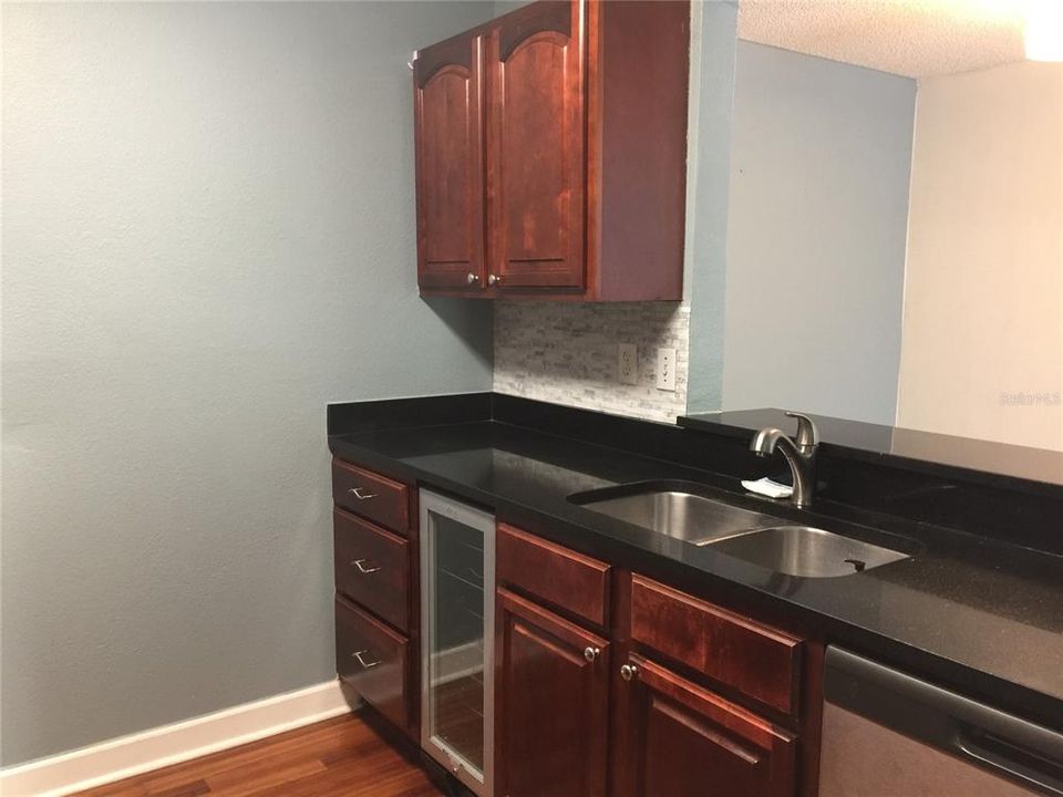 For Rent: $1,950 (4 beds, 2 baths, 1192 Square Feet)