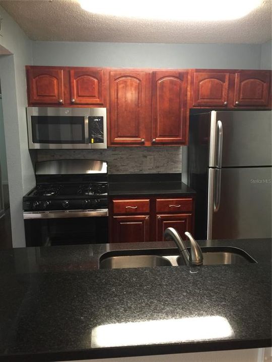 For Rent: $1,950 (4 beds, 2 baths, 1192 Square Feet)