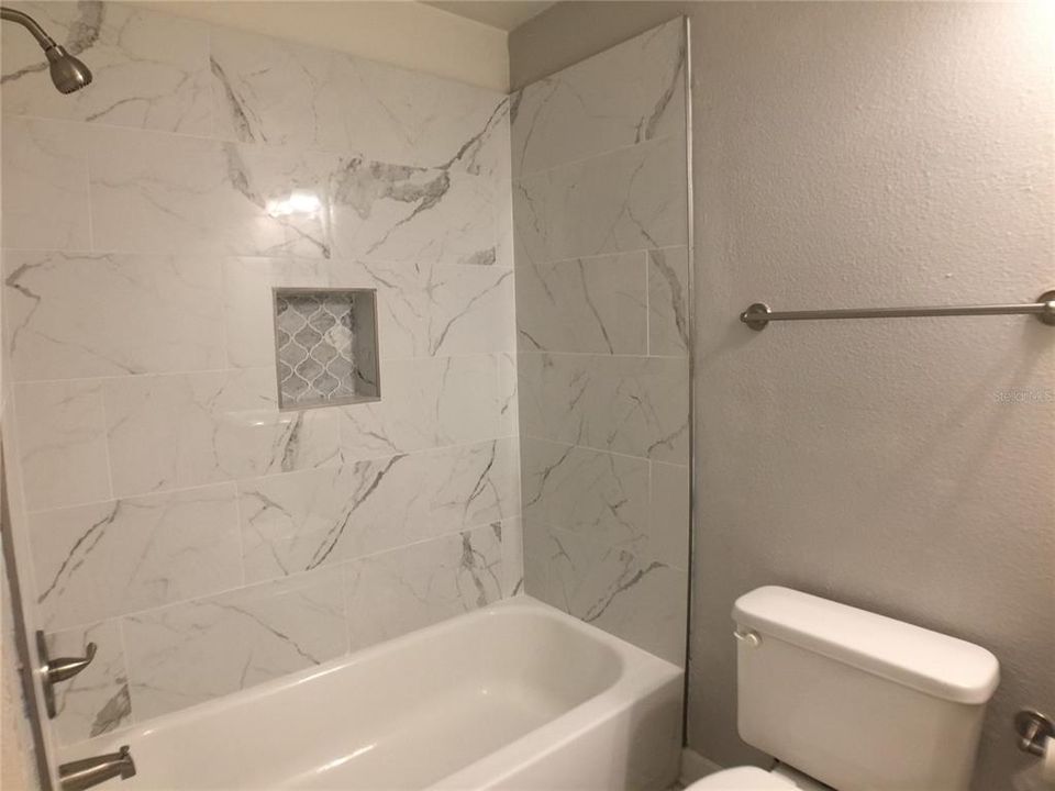 В аренду: $1,950 (4 спален, 2 ванн, 1192 Квадратных фут)