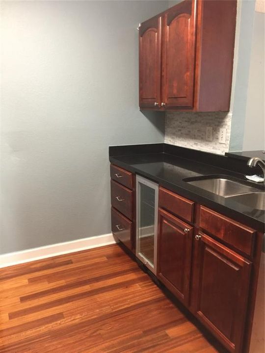 For Rent: $1,950 (4 beds, 2 baths, 1192 Square Feet)