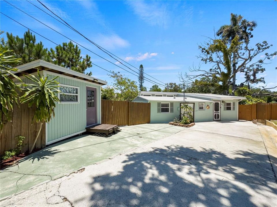 For Sale: $545,000 (2 beds, 2 baths, 1313 Square Feet)