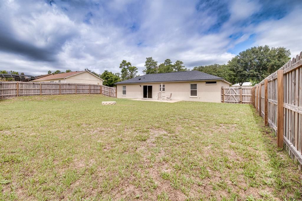 Active With Contract: $297,000 (3 beds, 2 baths, 1128 Square Feet)