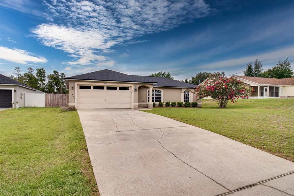 Active With Contract: $297,000 (3 beds, 2 baths, 1128 Square Feet)