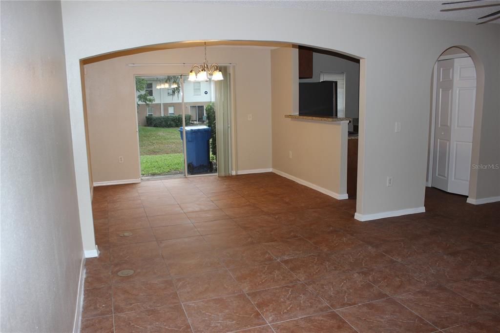 Active With Contract: $1,950 (3 beds, 2 baths, 1670 Square Feet)