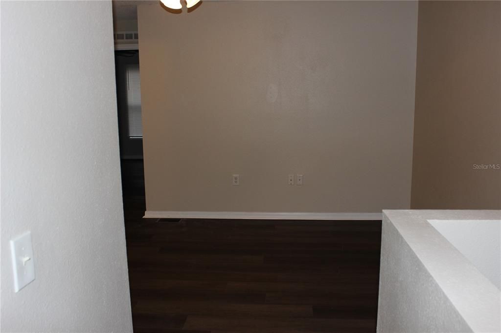 Active With Contract: $1,950 (3 beds, 2 baths, 1670 Square Feet)