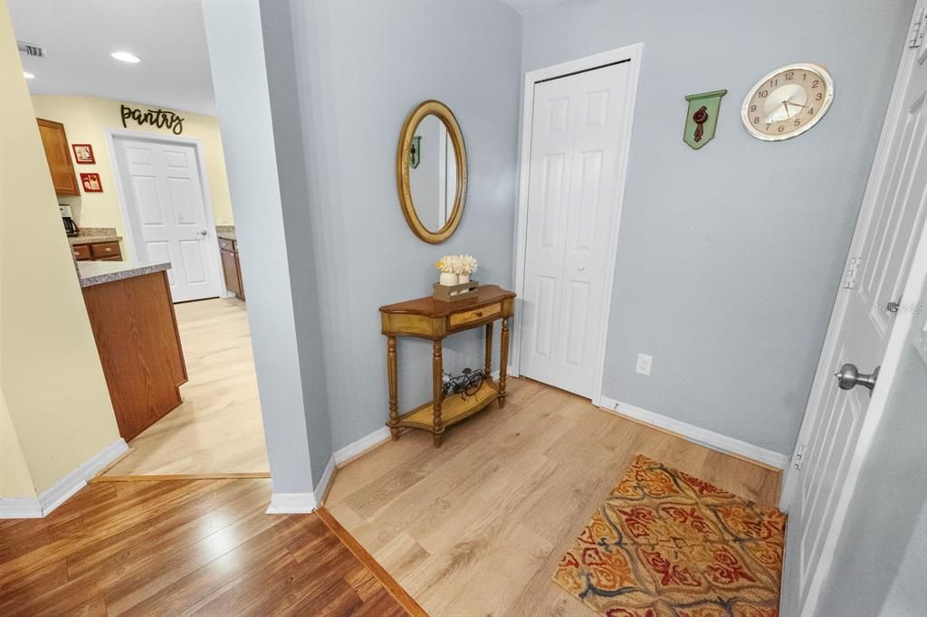For Sale: $285,000 (2 beds, 2 baths, 1333 Square Feet)