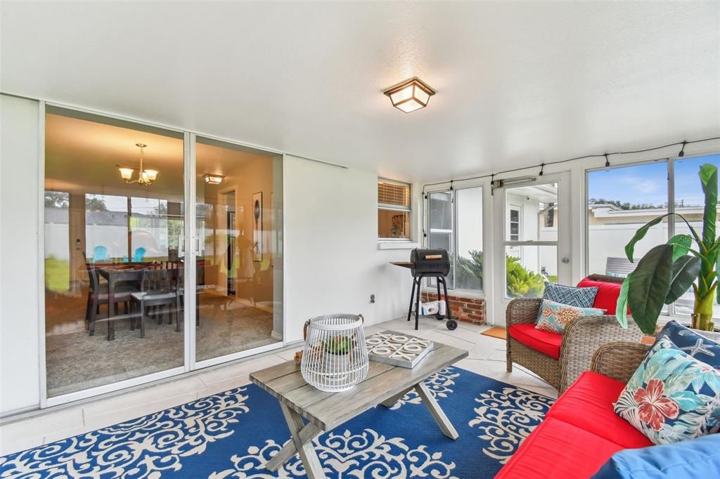 For Sale: $479,500 (2 beds, 2 baths, 1336 Square Feet)