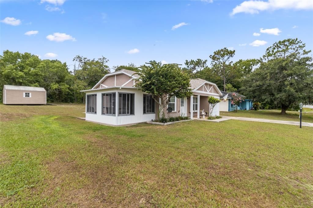 Active With Contract: $189,500 (3 beds, 2 baths, 1072 Square Feet)