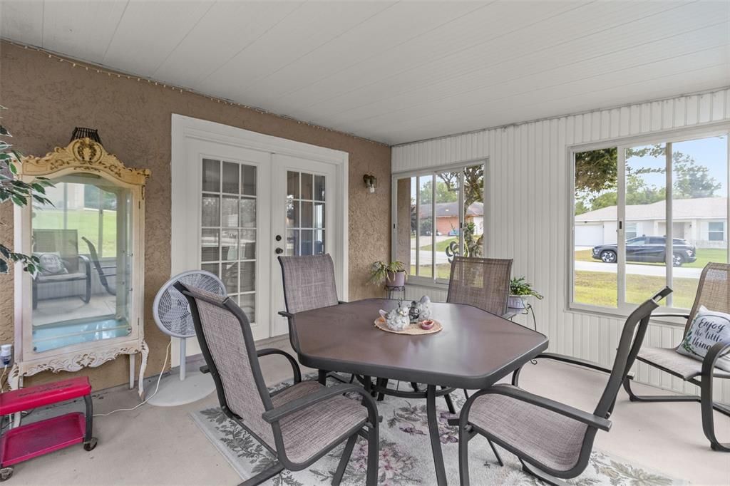 Active With Contract: $189,500 (3 beds, 2 baths, 1072 Square Feet)