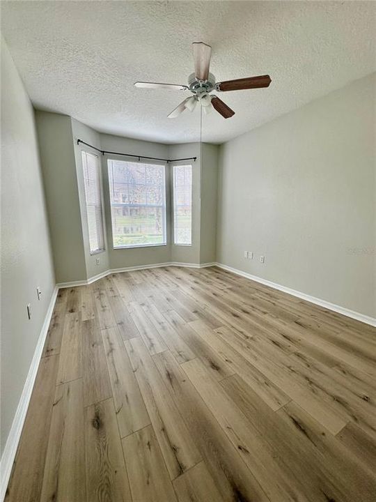 Active With Contract: $1,795 (2 beds, 2 baths, 1073 Square Feet)