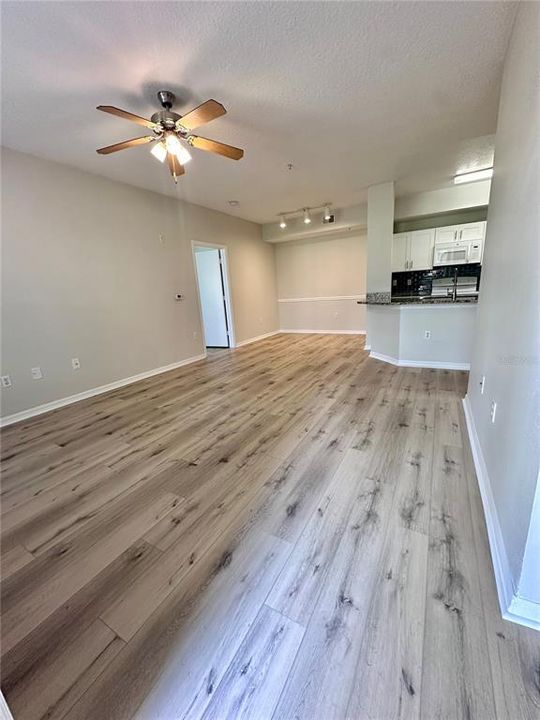 Active With Contract: $1,795 (2 beds, 2 baths, 1073 Square Feet)