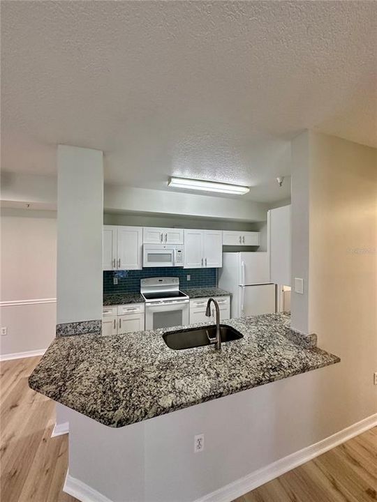 Active With Contract: $1,795 (2 beds, 2 baths, 1073 Square Feet)