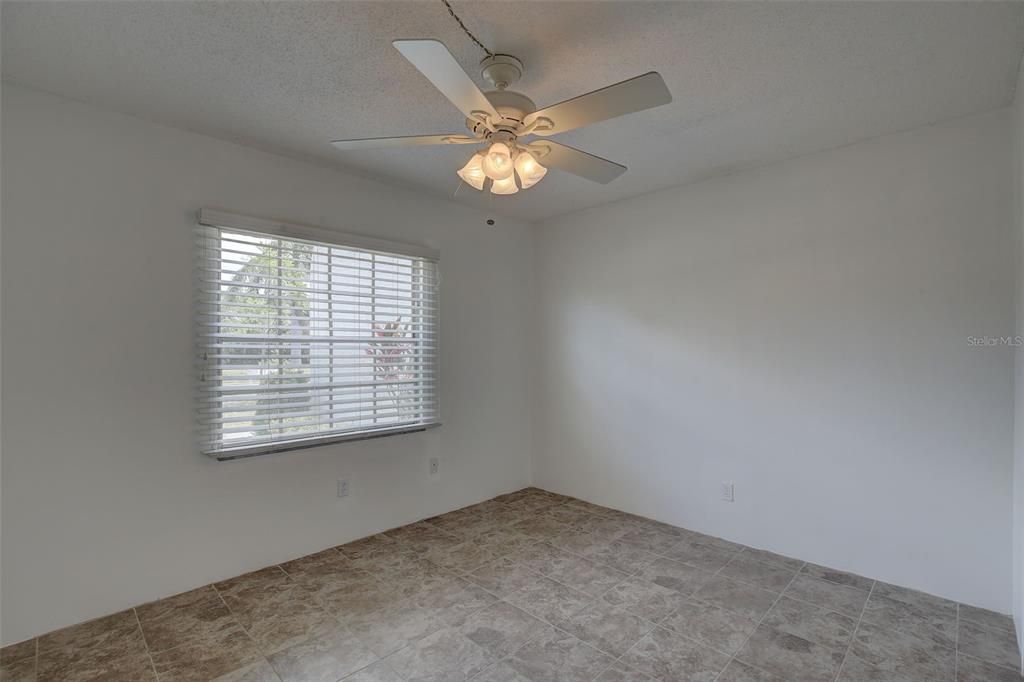 For Sale: $129,000 (2 beds, 1 baths, 805 Square Feet)