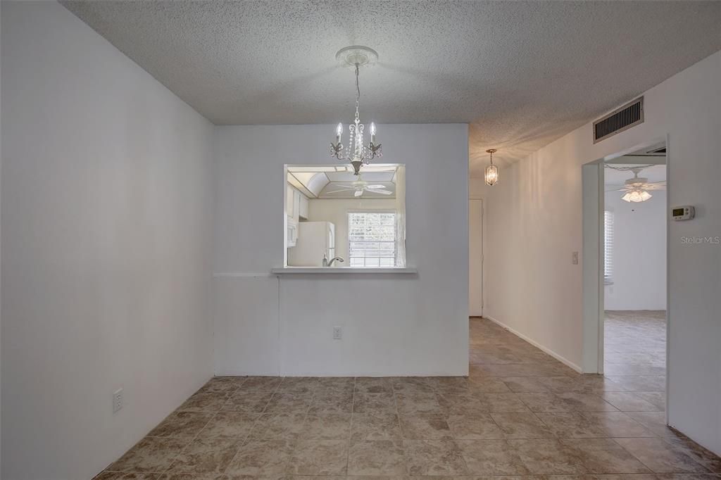 For Sale: $129,000 (2 beds, 1 baths, 805 Square Feet)