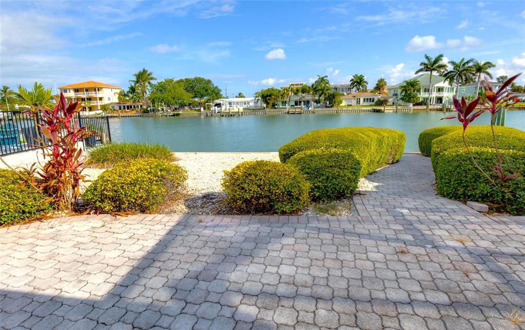 For Sale: $1,300,000 (3 beds, 2 baths, 1844 Square Feet)