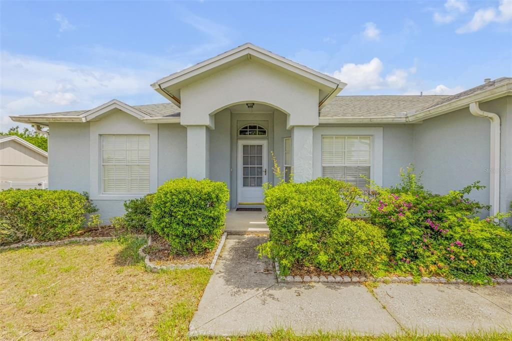 For Sale: $385,000 (3 beds, 2 baths, 1361 Square Feet)