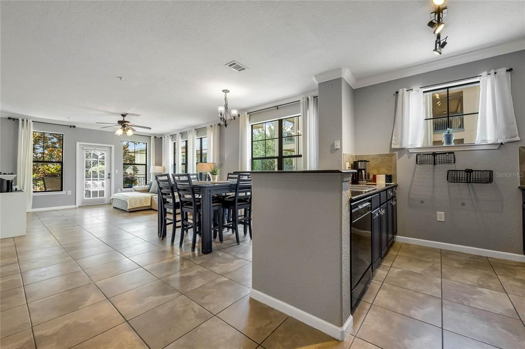 Dining Area & Kitchen