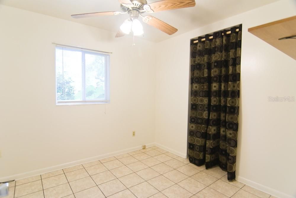 Active With Contract: $1,600 (3 beds, 2 baths, 1025 Square Feet)