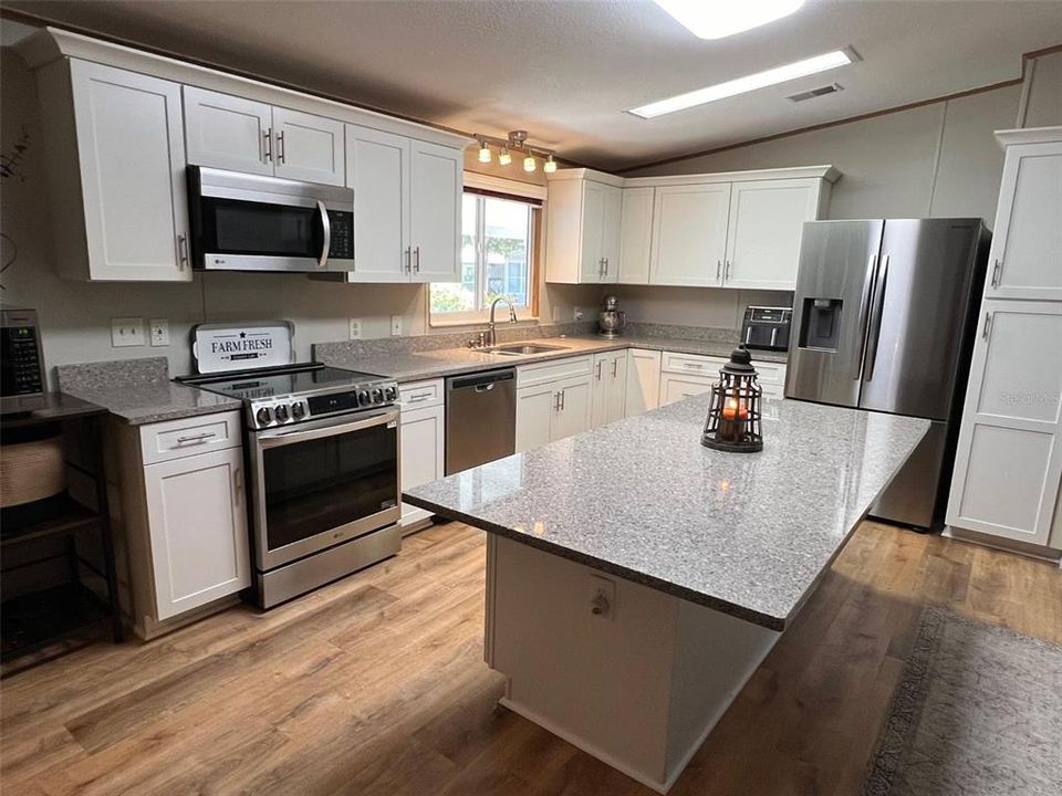 For Sale: $249,900 (3 beds, 2 baths, 1455 Square Feet)