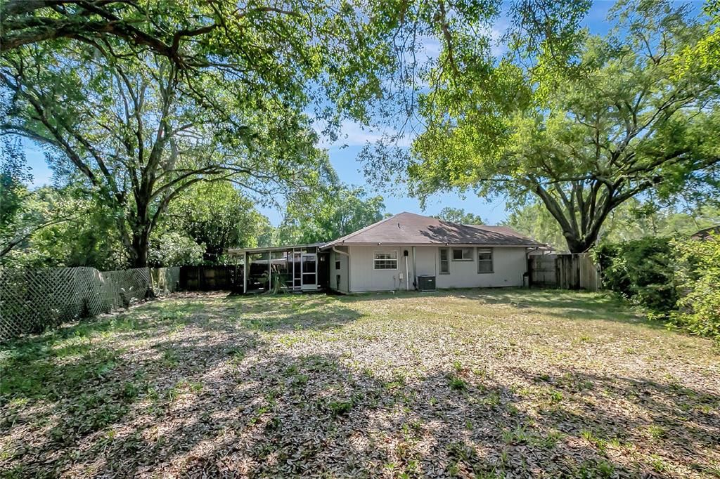 Active With Contract: $349,000 (2 beds, 2 baths, 1152 Square Feet)