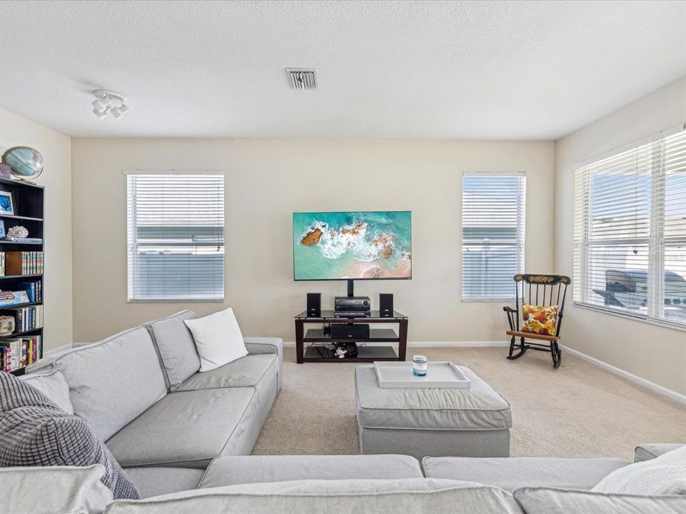 Active With Contract: $425,000 (4 beds, 3 baths, 2514 Square Feet)