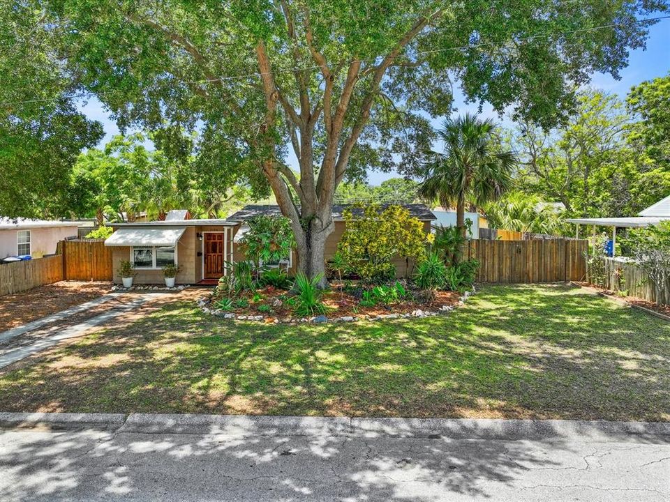 For Sale: $389,000 (3 beds, 1 baths, 1245 Square Feet)