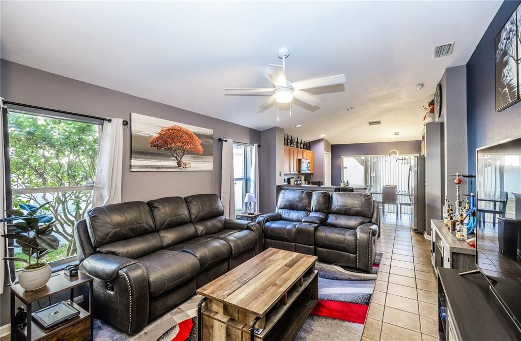 For Sale: $349,900 (3 beds, 2 baths, 1146 Square Feet)
