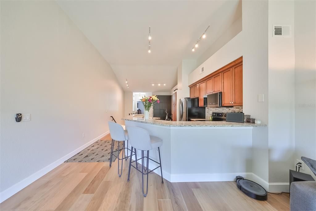 For Sale: $449,000 (1 beds, 1 baths, 815 Square Feet)