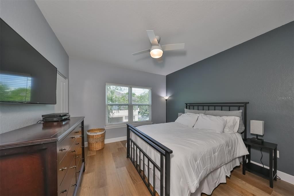 For Sale: $449,000 (1 beds, 1 baths, 815 Square Feet)