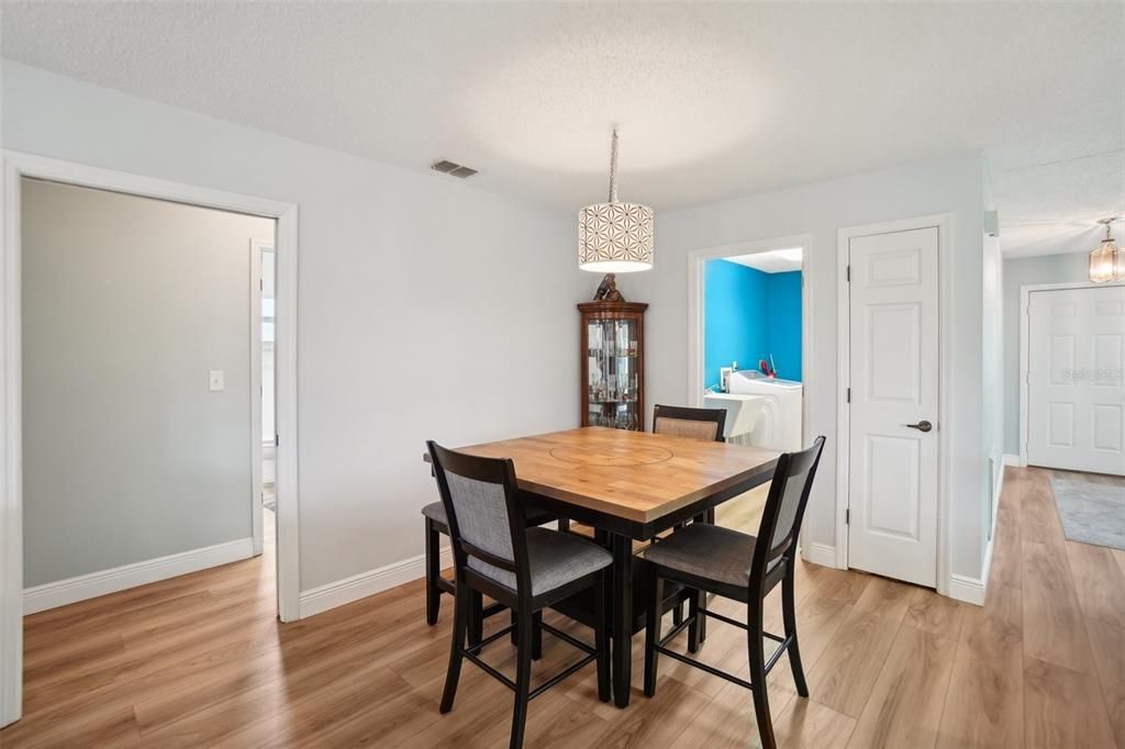 Dining space/ Breakfast nook off of the kitchen and family room