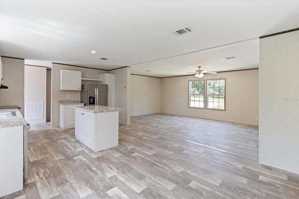 For Sale: $249,000 (3 beds, 2 baths, 1493 Square Feet)