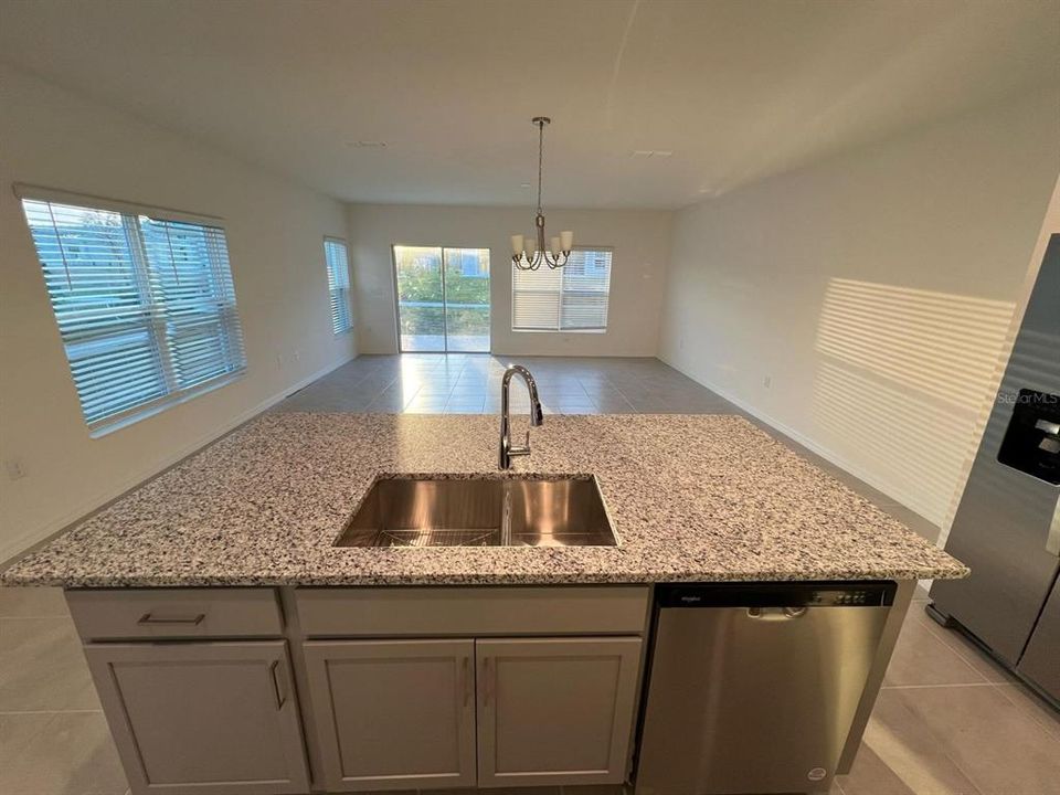 For Rent: $2,500 (3 beds, 2 baths, 1685 Square Feet)