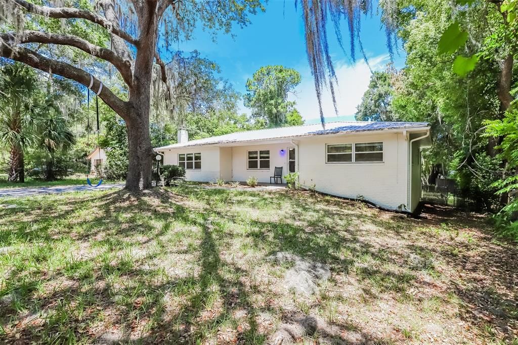 For Sale: $302,000 (3 beds, 2 baths, 1707 Square Feet)