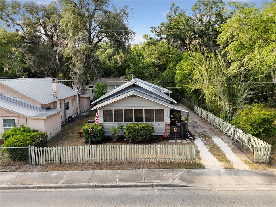 For Sale: $349,900 (3 beds, 2 baths, 1434 Square Feet)