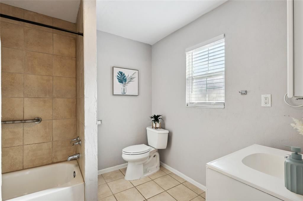 For Sale: $349,900 (3 beds, 2 baths, 1434 Square Feet)